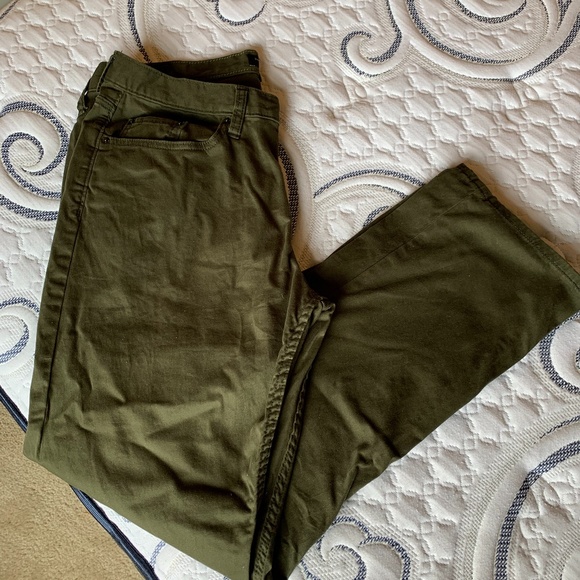 Banana Republic green chinos 34 x 32 - Picture 3 of 6